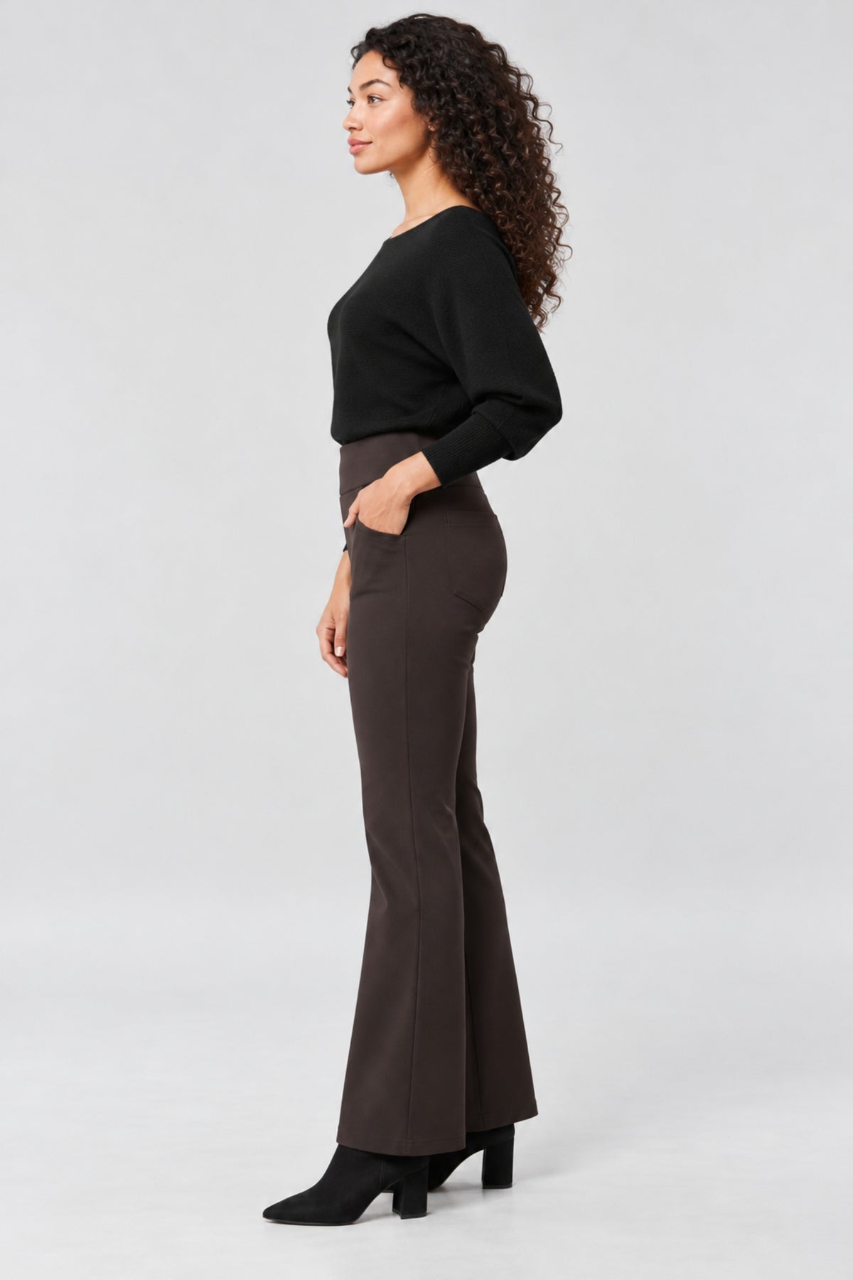 Aro Kick Pant with Pockets